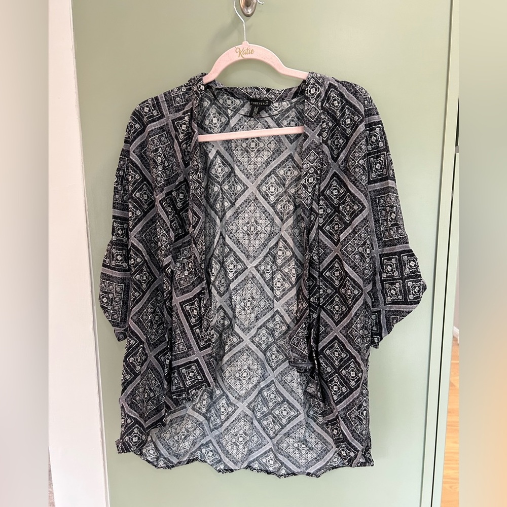 Forever21 short sleeve open gray kimono